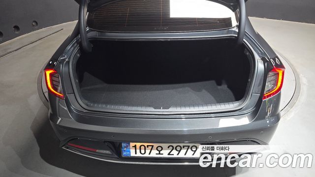 Hyundai Sonata 2022 — photo 31