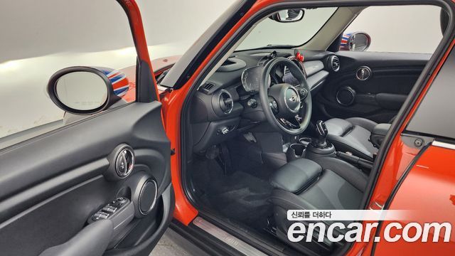 Mini Cooper 2021 — photo 13