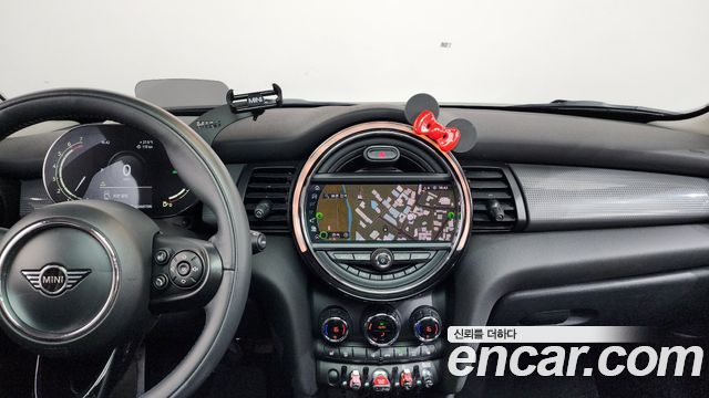 Mini Cooper 2021 — photo 18
