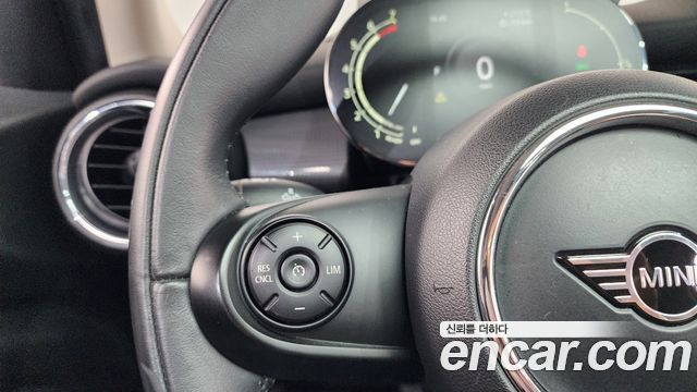 Mini Cooper 2021 — photo 22
