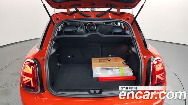 Mini Cooper 2021 — photo 24