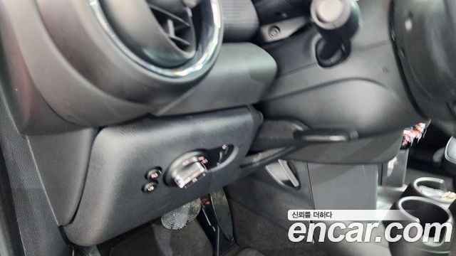 Mini Cooper 2021 — photo 26
