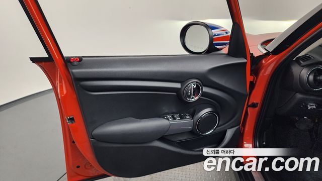Mini Cooper 2021 — photo 14