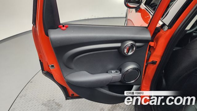 Mini Cooper 2021 — photo 15