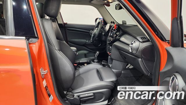 Mini Cooper 2021 — photo 16