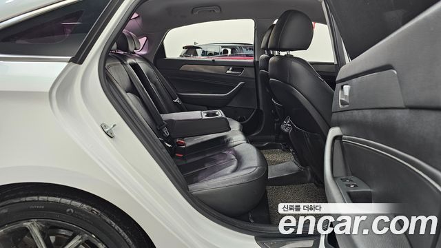 Hyundai Sonata 2018 — photo 17