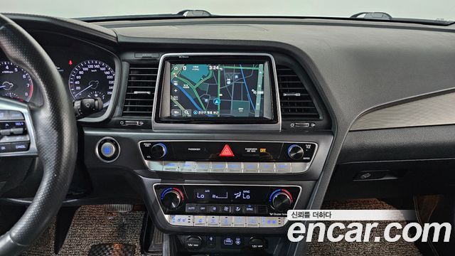 Hyundai Sonata 2018 — photo 19