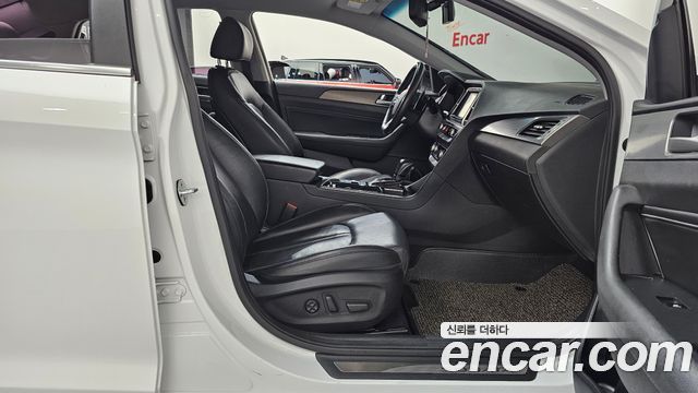 Hyundai Sonata 2018 — photo 16