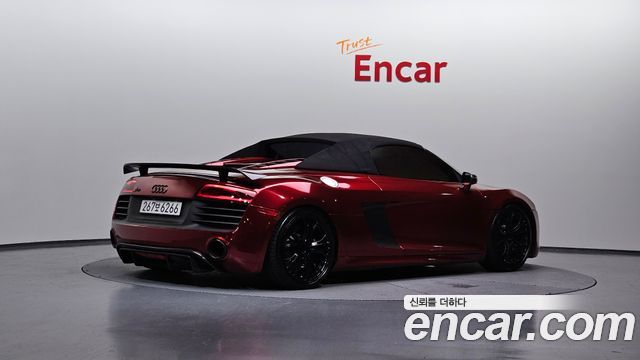 Audi R8 2013 — photo 2