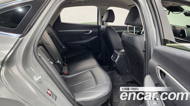 Hyundai Sonata 2022 — photo 17