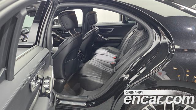 Mercedes-Benz S-Class 2021 — photo 17