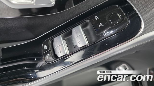 Mercedes-Benz S-Class 2021 — photo 28