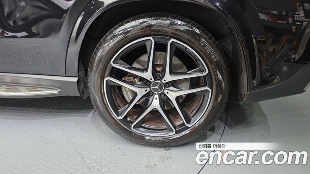 Mercedes-Benz GLE-Class 2022 — photo 7