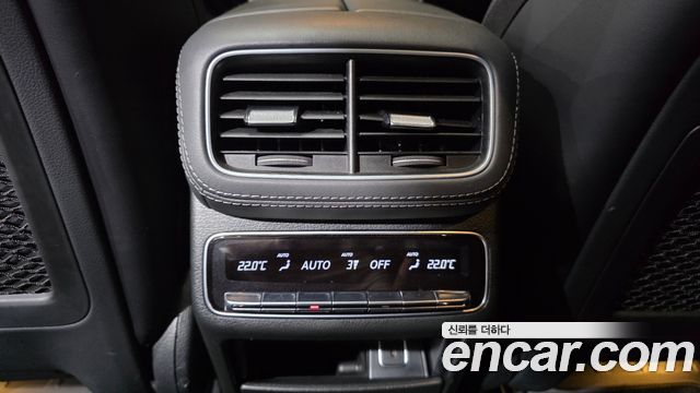 Mercedes-Benz GLE-Class 2022 — photo 34