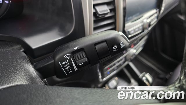 KG Mobility Rexton 2019 — photo 27
