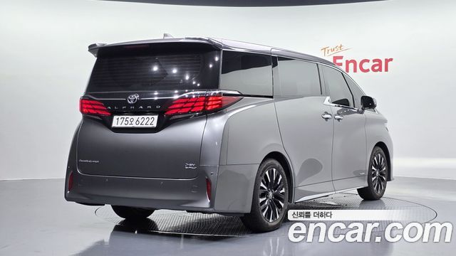 Toyota Alphard 2025 — photo 2