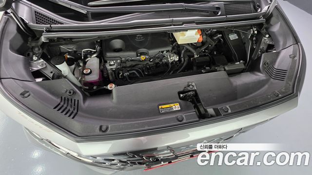 Toyota Alphard 2025 — photo 6
