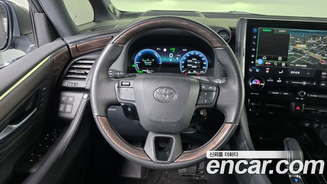 Toyota Alphard 2025 — photo 18