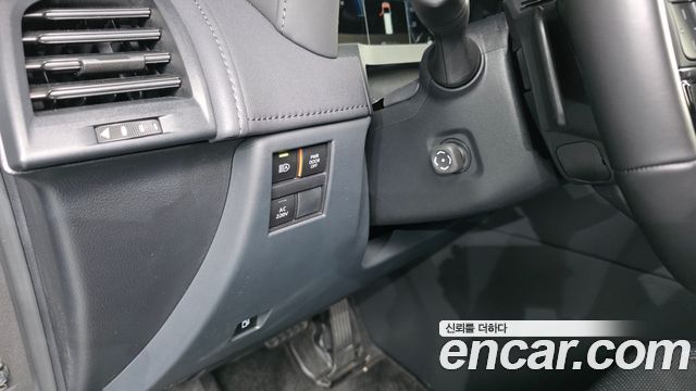 Toyota Alphard 2025 — photo 24