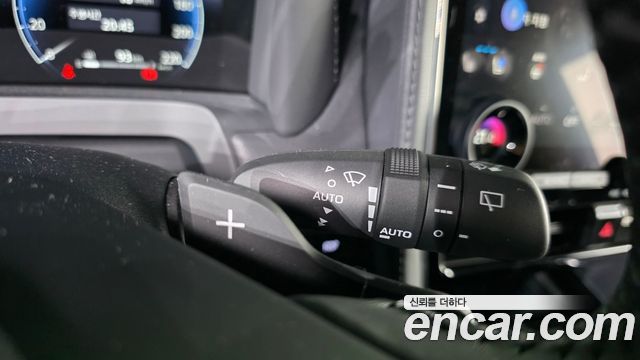 Toyota Alphard 2025 — photo 26