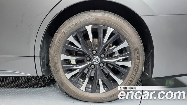 Toyota Alphard 2025 — photo 7