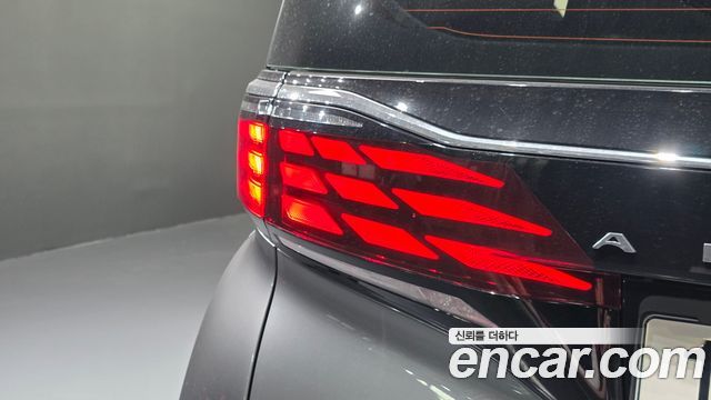 Toyota Alphard 2025 — photo 9