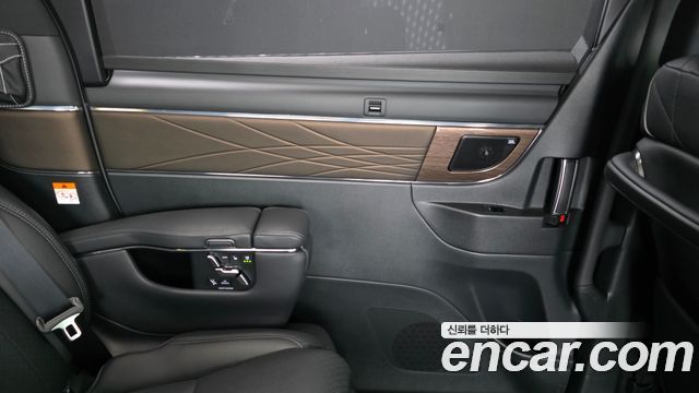 Toyota Alphard 2025 — photo 15
