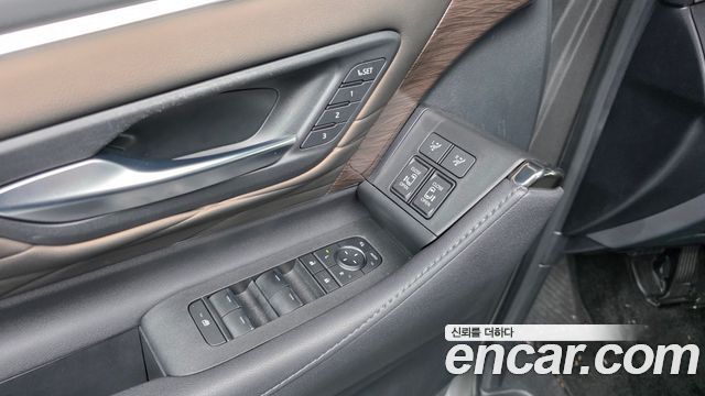 Toyota Alphard 2025 — photo 28