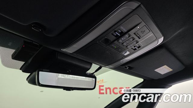 Toyota Alphard 2025 — photo 29