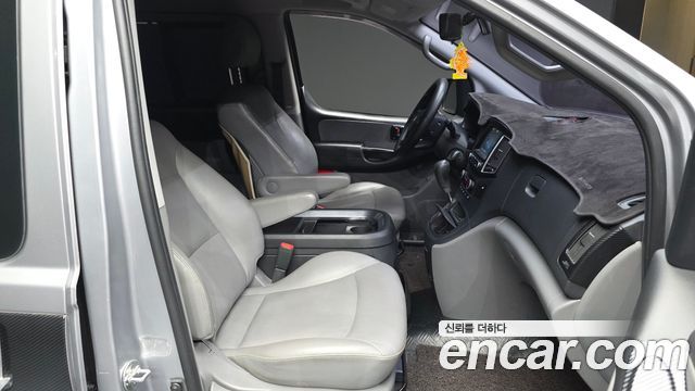 Hyundai Starex 2019 — photo 11