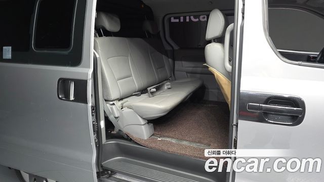 Hyundai Starex 2019 — photo 12