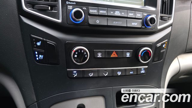 Hyundai Starex 2019 — photo 16