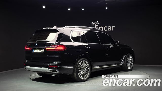 BMW X7 2021 — photo 2