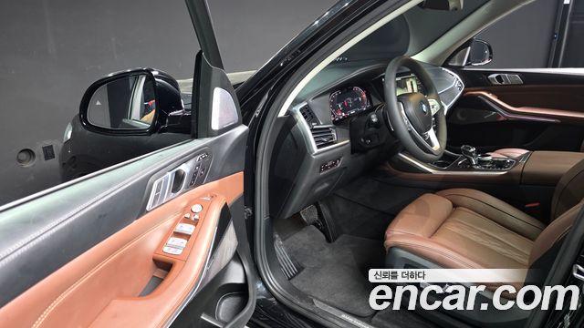 BMW X7 2021 — photo 10