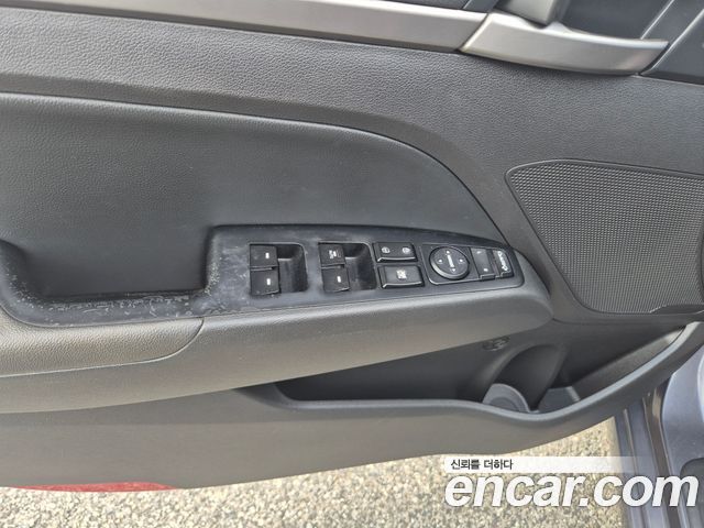 Hyundai AVANTE 2017 — photo 7