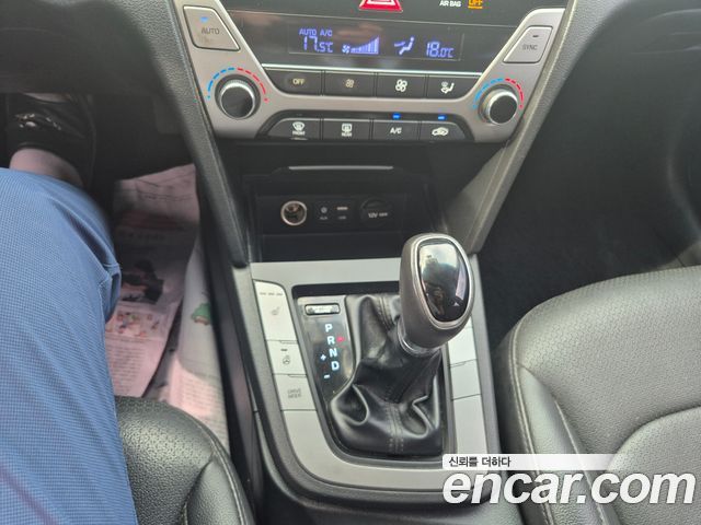 Hyundai AVANTE 2017 — photo 14