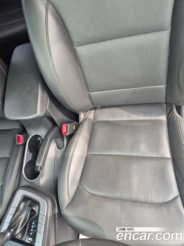 Hyundai AVANTE 2017 — photo 15