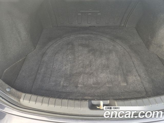 Hyundai AVANTE 2017 — photo 18