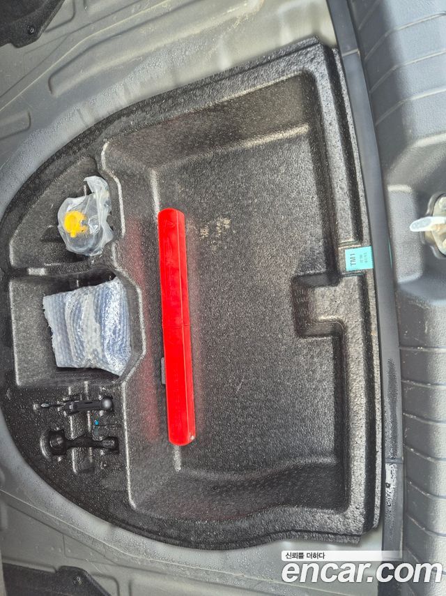 Hyundai AVANTE 2017 — photo 19