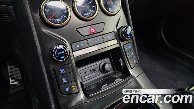 Hyundai Genesis 2013 — photo 9