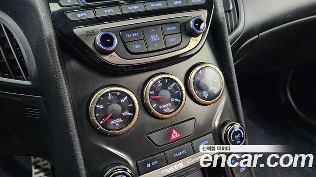 Hyundai Genesis 2013 — photo 15