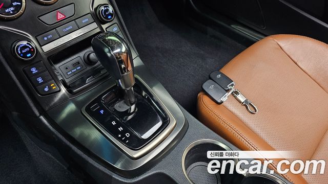 Hyundai Genesis 2013 — photo 17