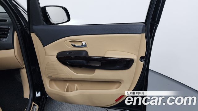 Kia Canival 2020 — photo 15