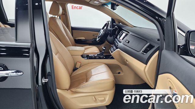 Kia Canival 2020 — photo 16