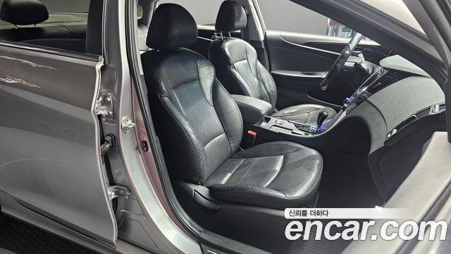 Hyundai Sonata 2010 — photo 12
