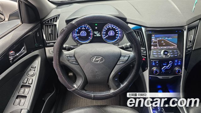 Hyundai Sonata 2010 — photo 13