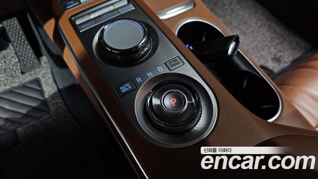 Genesis GV70 2021 — photo 12