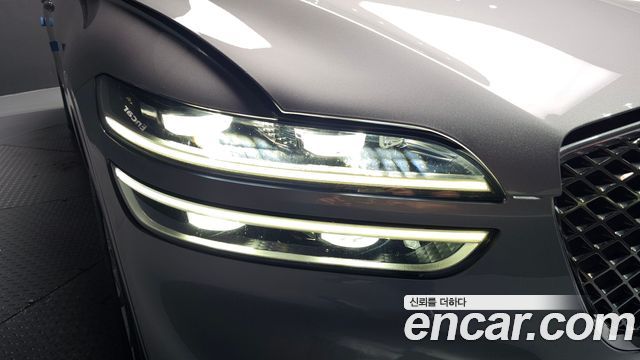 Genesis GV70 2021 — photo 8