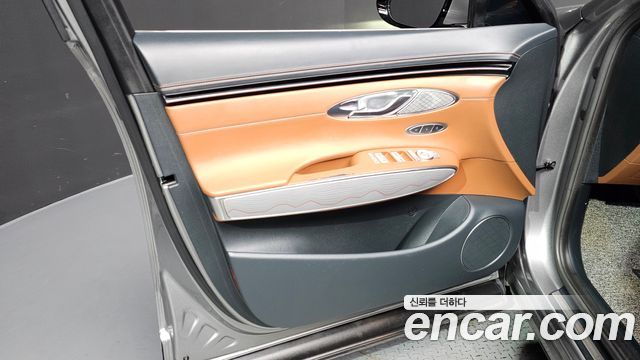 Genesis GV70 2021 — photo 14