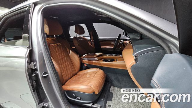 Genesis GV70 2021 — photo 16
